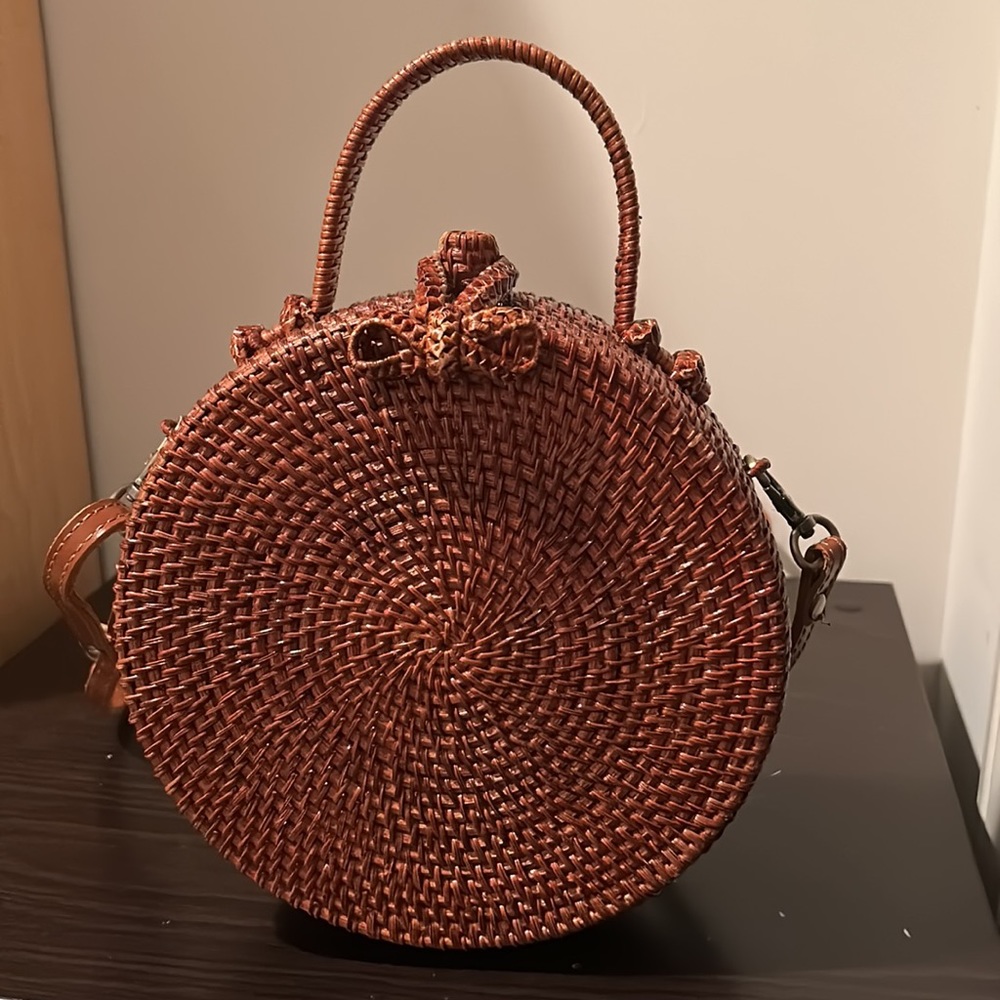 Straw Crossbody - Picture 2 of 4